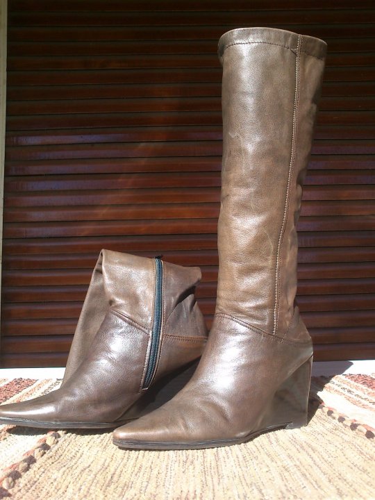 Botas de cuero, caña alta y taco chino en Tandil - Región 20