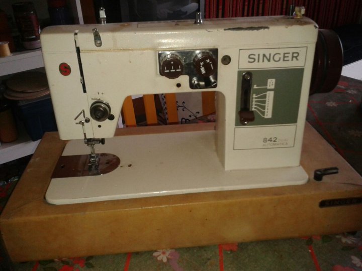 Máquina de coser Singer Dual Automática en Tandil - Región 20