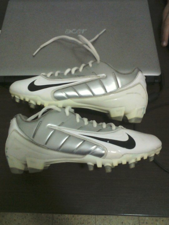 BOTINES NIKE - N°36 EUR (SUELA 24cm)
