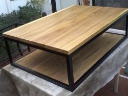 Mesa ratona de madera y hierro