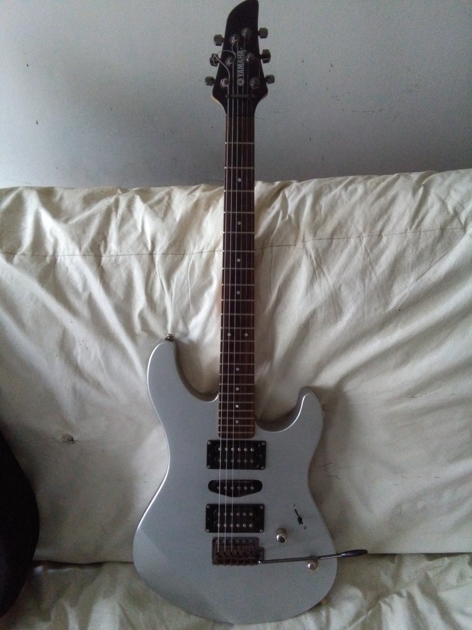 Guitarra eléctrica Yamaha RGX-121 Z en Tandil - Región 20