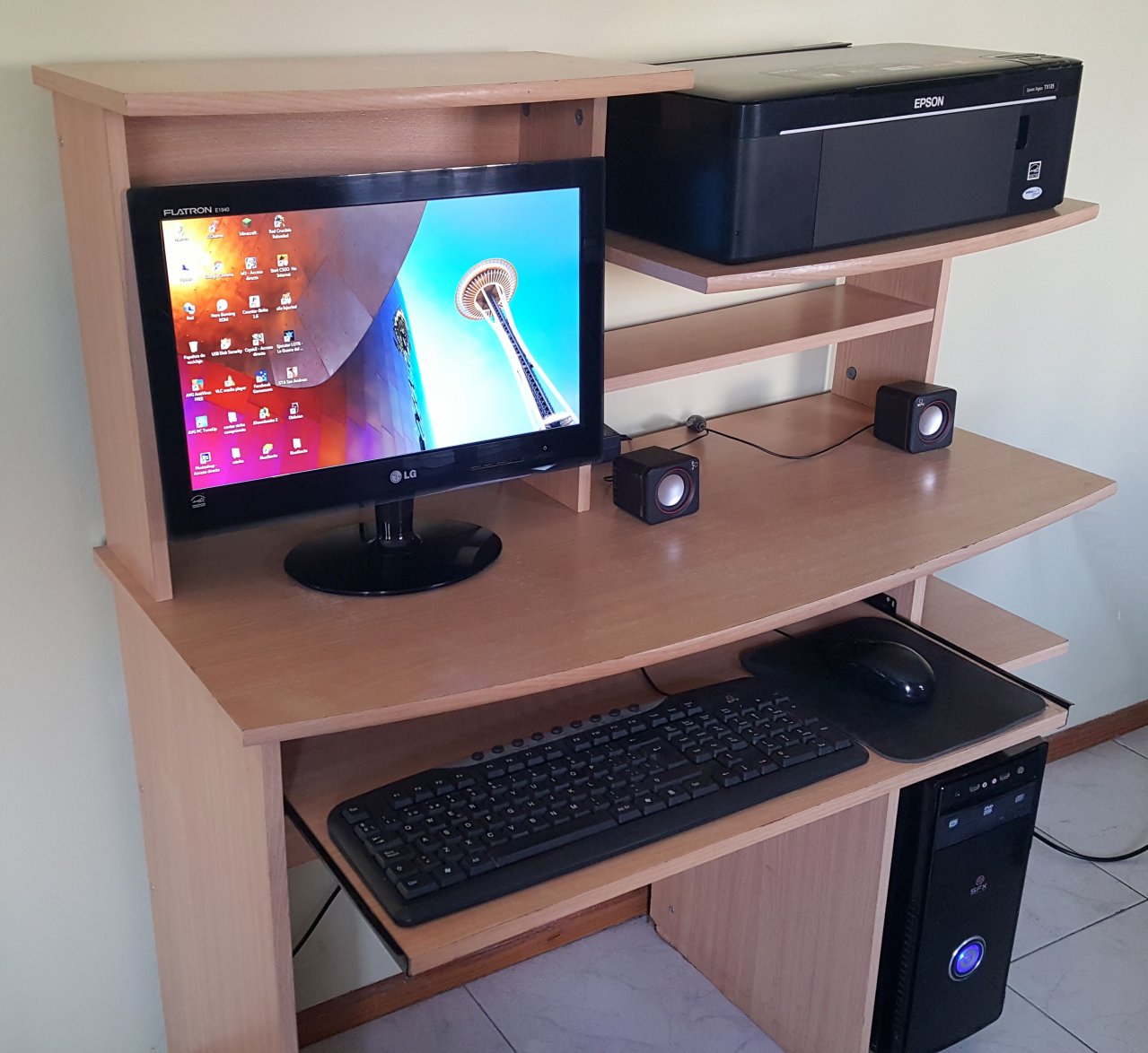 PC completa + Impresora + Escritorio en Olavarría - Región 20