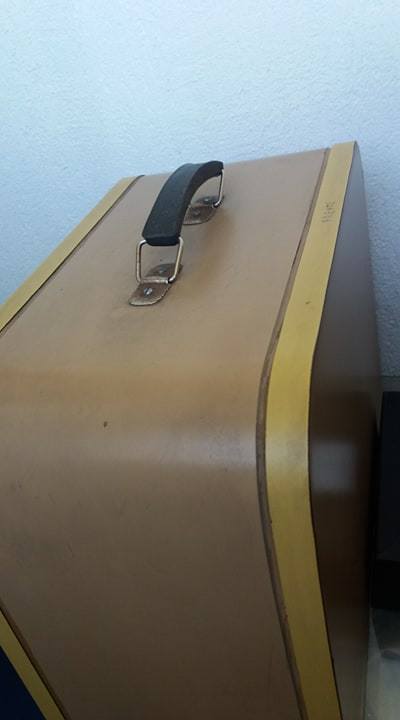 Maquina de coser con motor y valija en Necochea - Región 20
