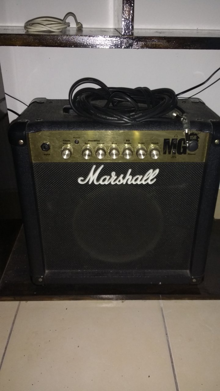 amplificador Marshall MG de 15 watts en Tandil - Región 20