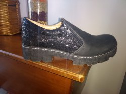 Zapatos de cuero negros con brillos!!!