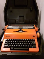 Máquina de escribir eléctrica Olympia