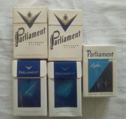 Lote marquillas cigarrillos Parliament