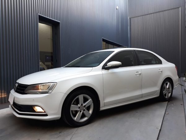 Volkswagen 2016 Vento  2.5 170 Hp Luxury      L/15