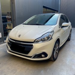 Peugeot 2017 208 1.6 5p Allure