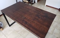 Mesa de comedor de madera y patas de hie