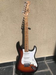 Guitarra strato Fender Squier california