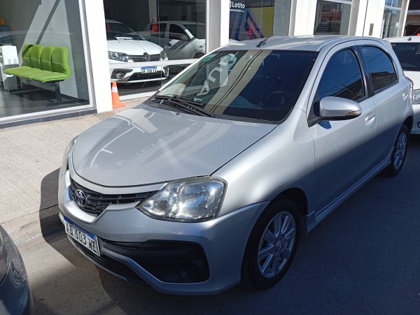 Toyota Etios Etios 1.5 5p Xls 4at