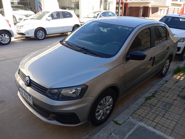 Volkswagen Voyage 1.6 L/17 Trendline