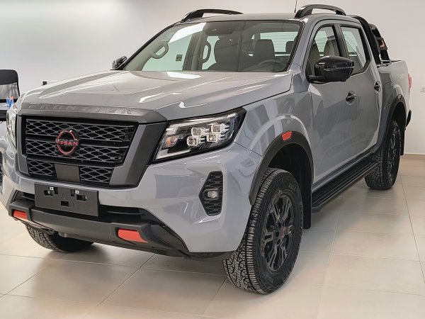 Nissan Frontier ..