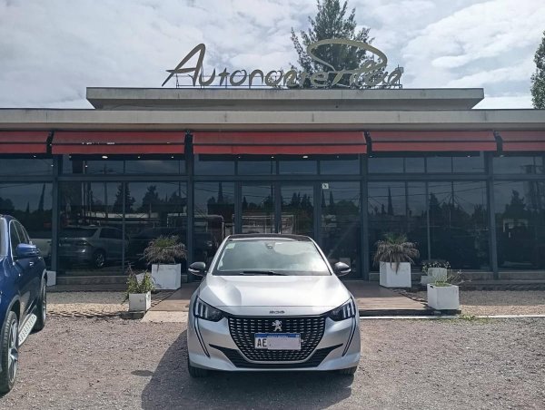 Peugeot 2020 208 1.6 5p Feline Tip