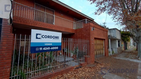 Casa en venta | 4 ambientes | Lan&uacute;s Oeste | Lanus