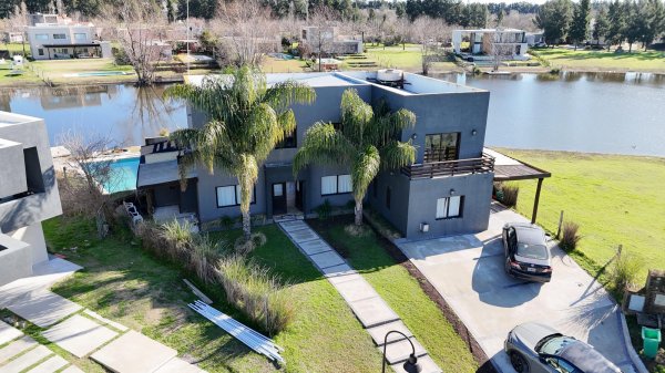 Casa en venta | El Cazal | Belen De Escobar