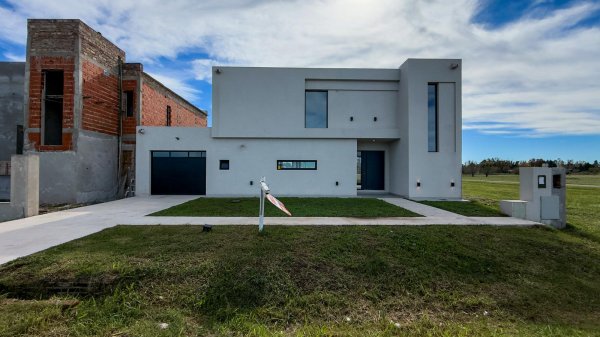 Casa en venta | 4 ambientes | Don Mateo | Funes