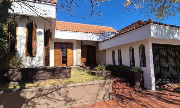 Casa en venta | 11 ambientes | San Martin ,est.lib.grl.san Martin