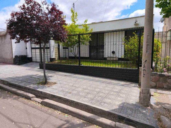 Casa en venta | 9 ambientes | Godoy Cruz