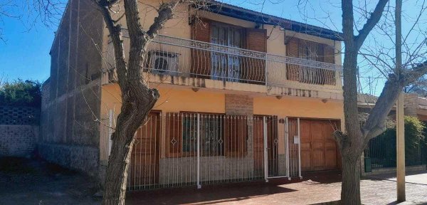 Casa en venta | 9 ambientes | Rivadavia