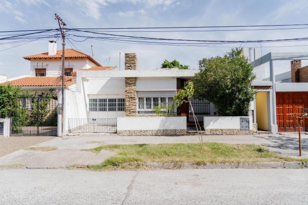 Casa en venta | 7 ambientes | Bahia Blanca
