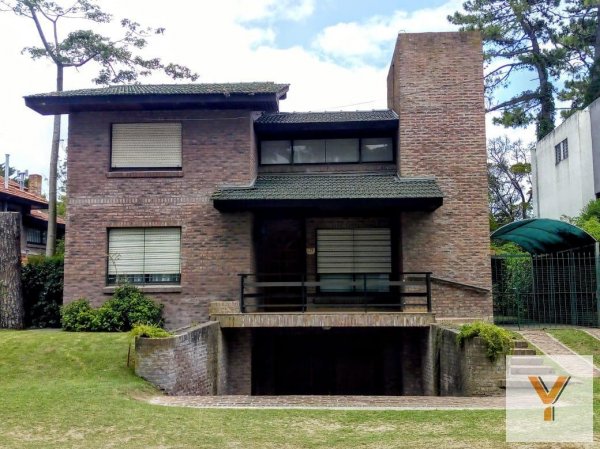 Casa en venta | 4 ambientes | Villa Gesell