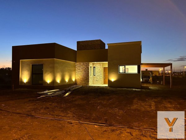 Casa en venta | 5 ambientes | Claromeco