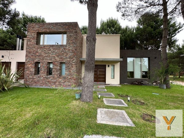 Casa en venta | 5 ambientes | Bosque | Pinamar