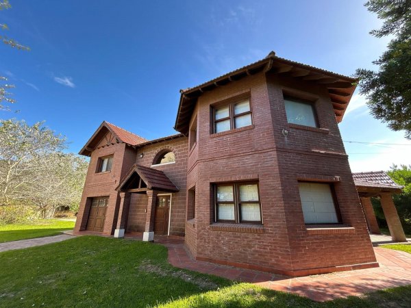 Casa en venta | 5 ambientes | Villa Gesell