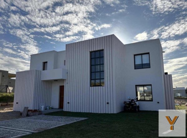 Casa en venta | 5 ambientes | Barrio Costa Esmeralda | Pinamar