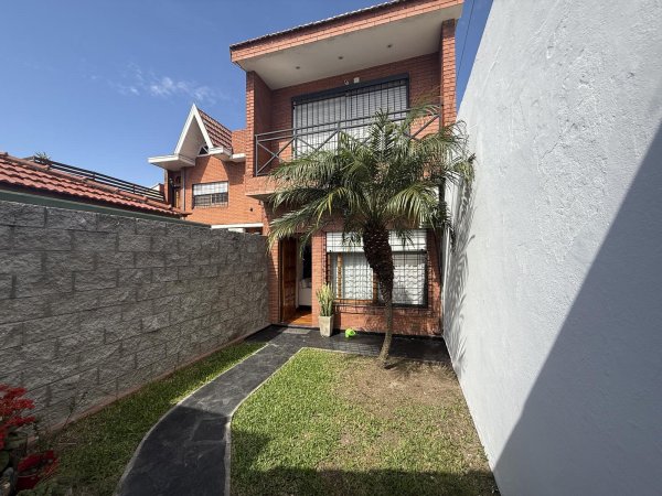 Casa en venta | 4 ambientes | Bernal