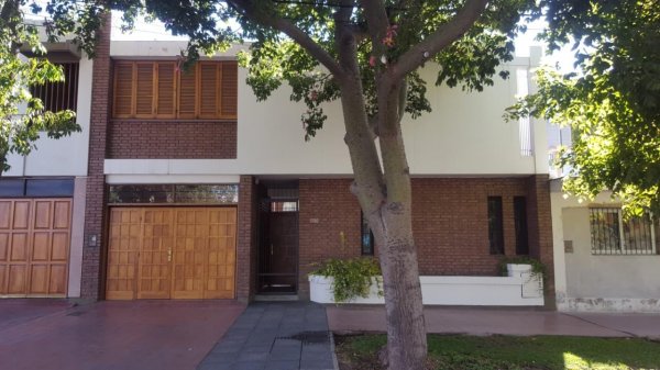 Casa en venta | 7 ambientes | Godoy Cruz