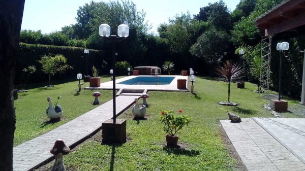 Casa en venta | 4 ambientes | Oliveros