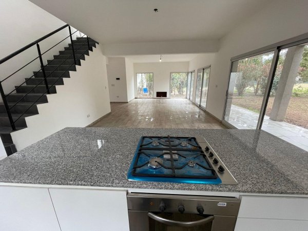 Casa en venta | 6 ambientes | Countries/ B.Cerrado (P. Esther) | Esther