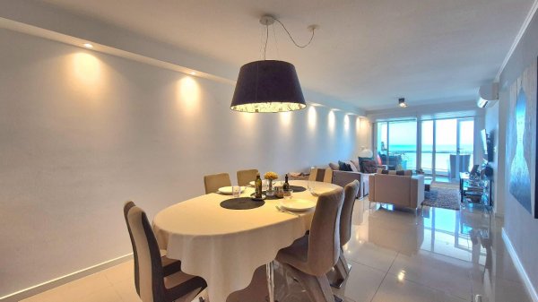 Departamento en venta | 4 ambientes | Playa Brava | Punta del Este