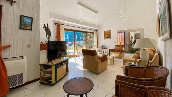 Casa en alquiler | 8 ambientes | Shopping | Punta del Este