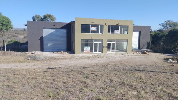 Galp&oacute;n en venta | 3 ambientes | Huerta Grande