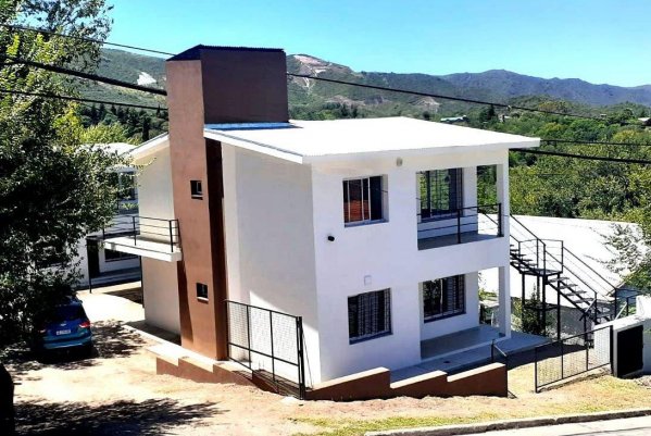Casa en venta | 5 ambientes | La Falda