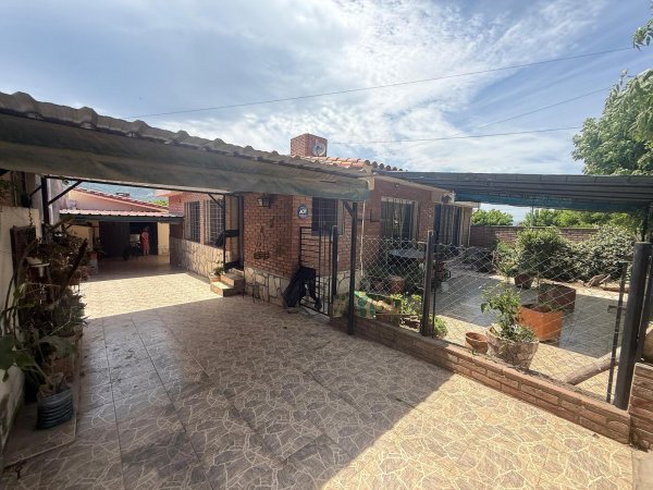 Casa en venta | 9 ambientes | La Falda