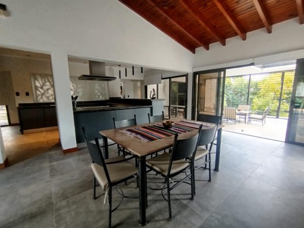 Casa en venta | 10 ambientes | Coquimbito