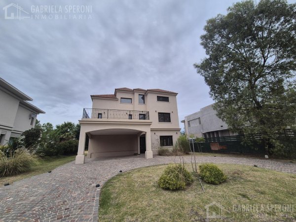 Casa en venta | 5 ambientes | Saint Thomas Este-Oeste