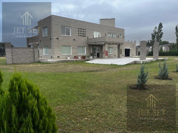 Casa en venta | 5 ambientes | Campos del Virrey | Santa Maria