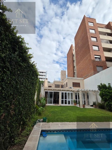 Casa en venta | 10 ambientes | General Paz