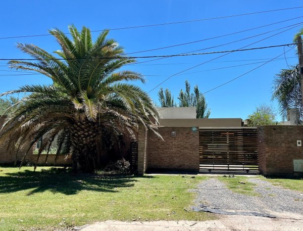 Casa en venta | 3 ambientes | Ca&ntilde;ada De Gomez