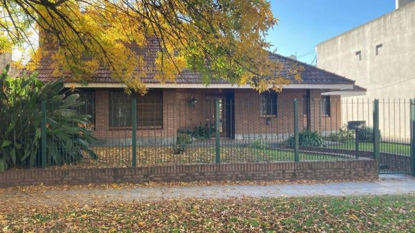 Casa en venta | 6 ambientes | Jose Marmol | Almirante Brown ,est. Adrogue