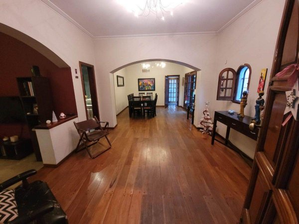 Casa en venta | 6 ambientes | Lomas De Zamora