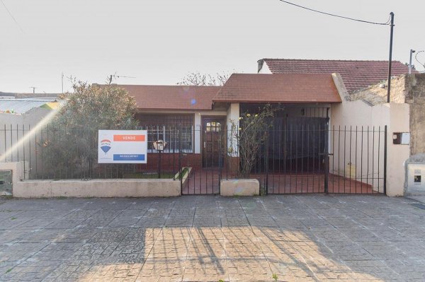 Casa en venta | 3 ambientes | Banfield