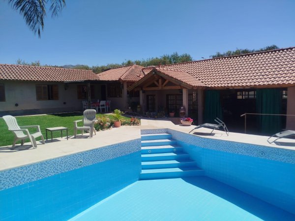 Casa en venta | 8 ambientes | Mendoza