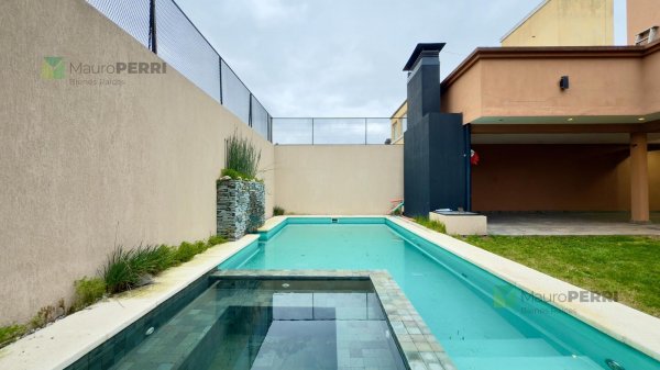 Casa en venta | 5 ambientes | Lisandro Olmos Etcheverry | La Plata